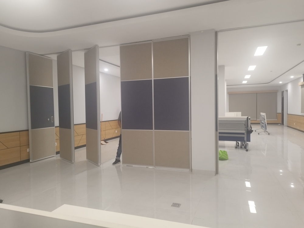 Partisi Geser Sorepa, Partisi Sorepa, Sekat Partisi Geser, Sliding Wall, Movable Wall, Partisi Akustik, Partisi Peredam Suara, Partisi kedap Suara,
